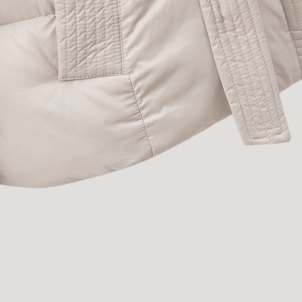 Amara | Wattierte Kapuzenjacke mit Gürtel