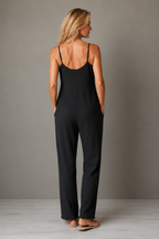 Line | Eleganter Jumpsuit mit Spitzenbesatz