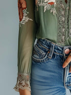 Flora | Geblümte Bluse mit Spitzenbesatz