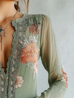 Flora | Geblümte Bluse mit Spitzenbesatz